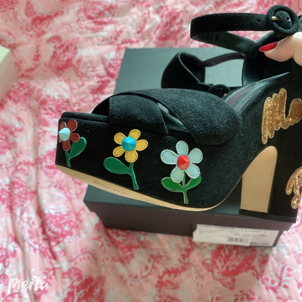 EUC Dolce & Gabbana Black Suede Platform Sandals with Flower Embroidery Studs 38 - Picture 4 of 7